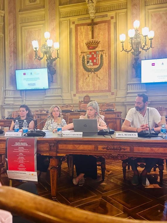 Discussion between speakers and participants